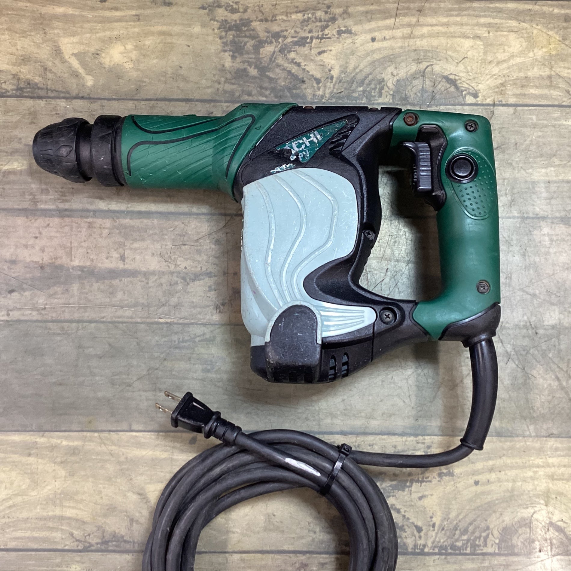 中古品】 ハイコーキ(HIKOKI ※旧:日立工機) ケレンハンマ H25PV 中古品】 ハイコーキ(HIKOKI ※旧:日立工機) ケレンハンマ H25PV