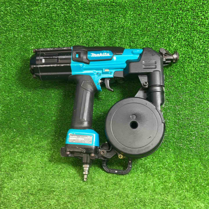 【中古品】 マキタ (makita) 高圧エアネジ打ち機 AR411HRM 【藤沢店】