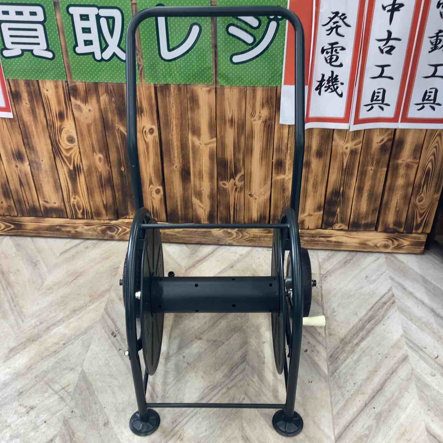 本宏製作所 タイヤ付大型ホースリール 本体のみ TTR-80 スチール ノンパンクタイヤ 取手折り畳み　【越谷店】 本宏製作所 タイヤ付大型ホースリール 本体のみ TTR-80 スチール ノン