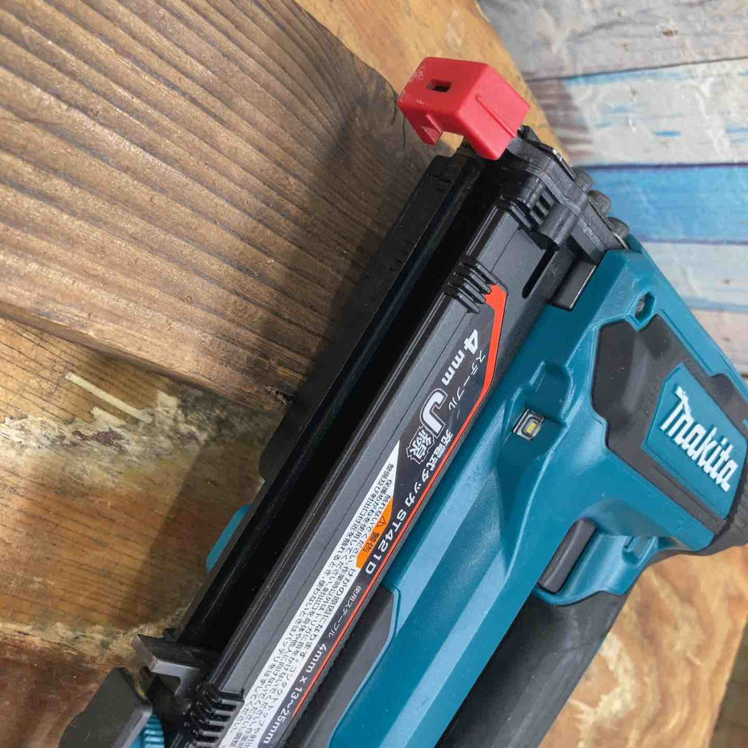 ★マキタ(makita) コードレスタッカー ST421DZK【柏店】