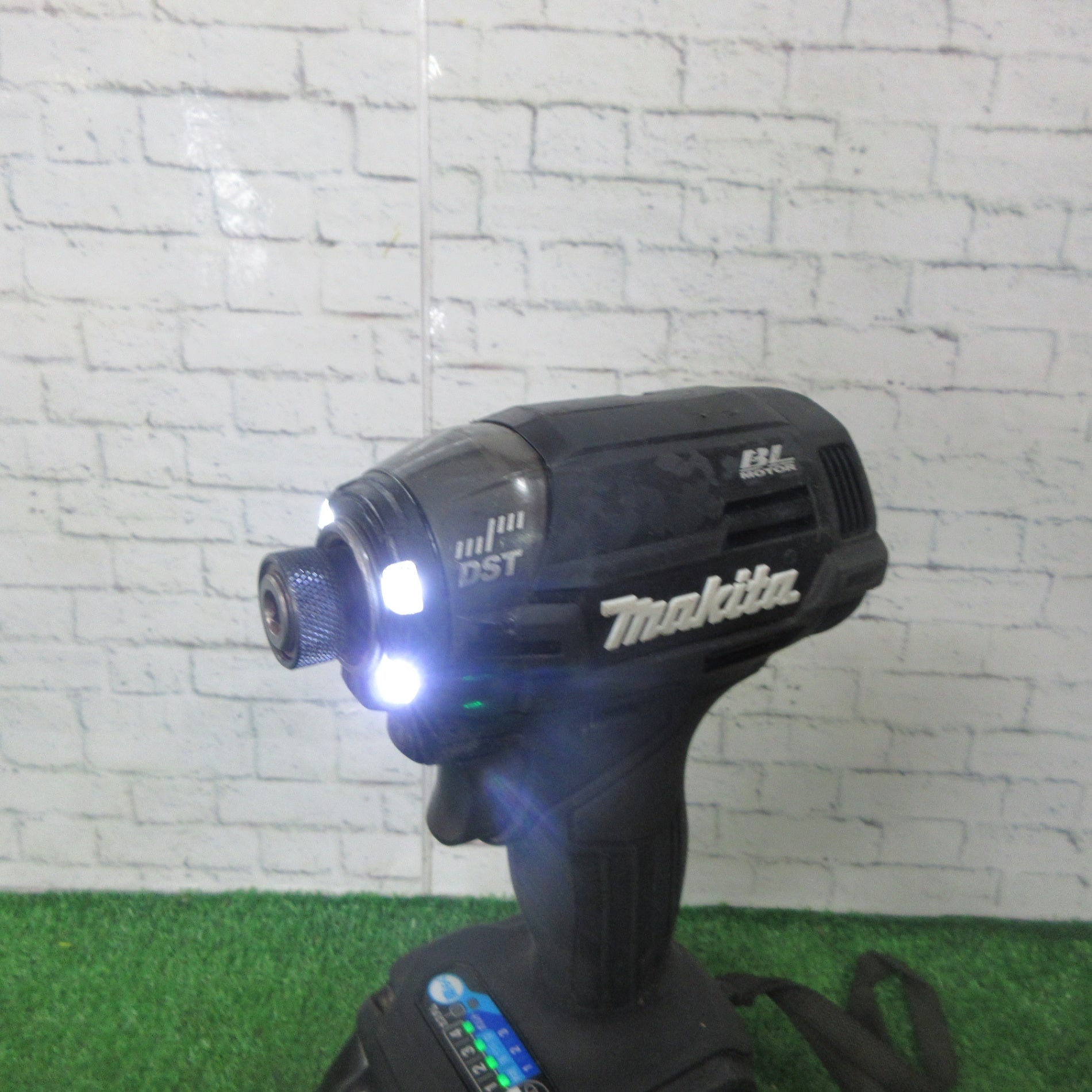 ★マキタ(makita) コードレスインパクトドライバー TD002GRDXB【町田店】 ☆マキタ(makita) コードレスインパクトドライバー TD002GRDXB