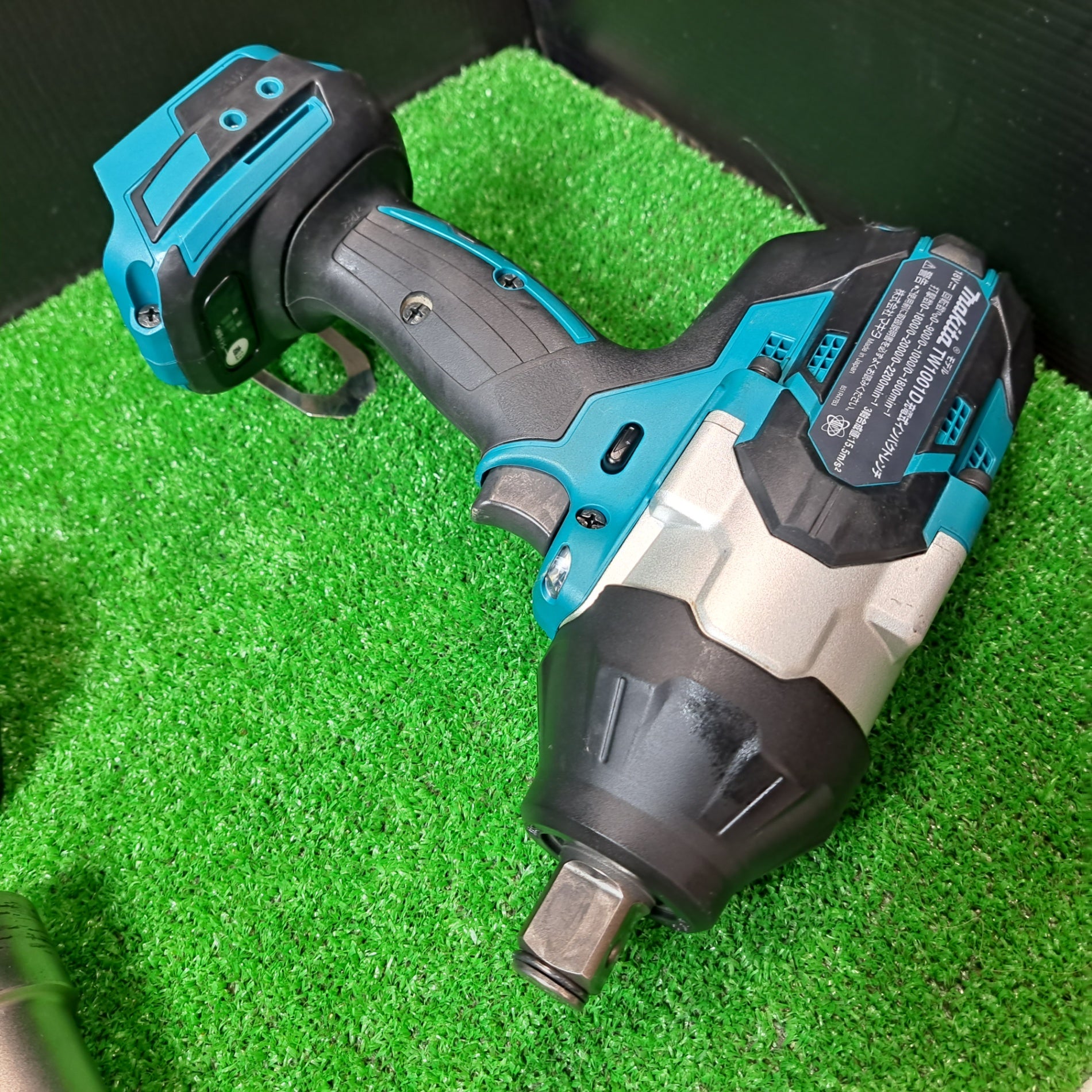 美品】マキタ/makita 18V コードレスインパクトレンチ