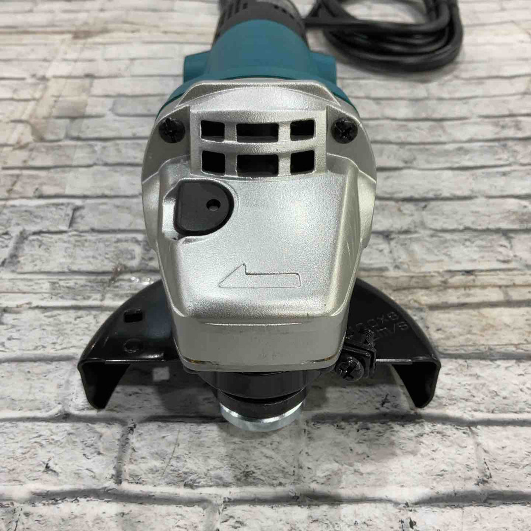 ☆マキタ(makita) 100mmディスクグラインダ 9533B【川口店】