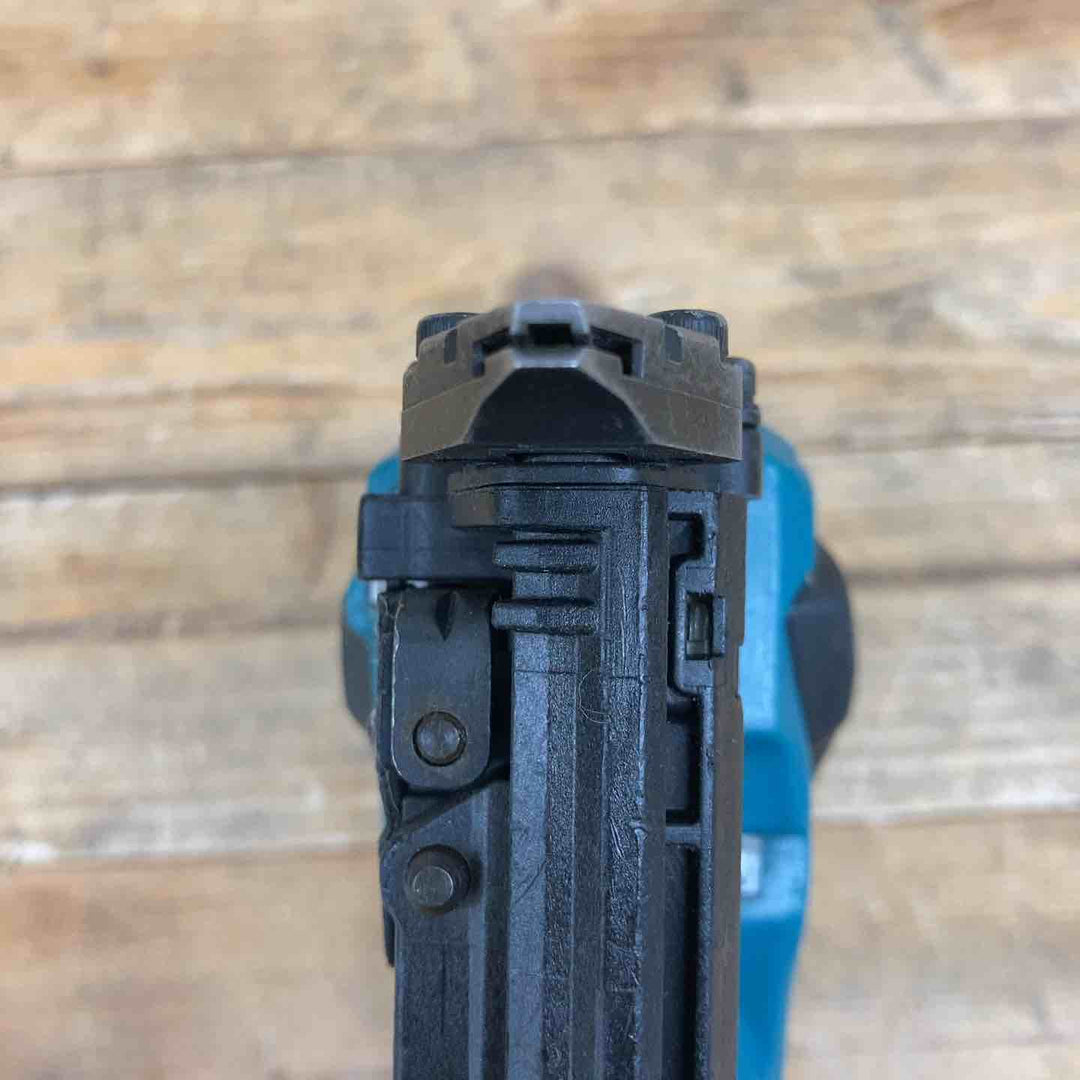 マキタ 充電式35mm面木釘打ち機 FN350DZ 【東大和店】