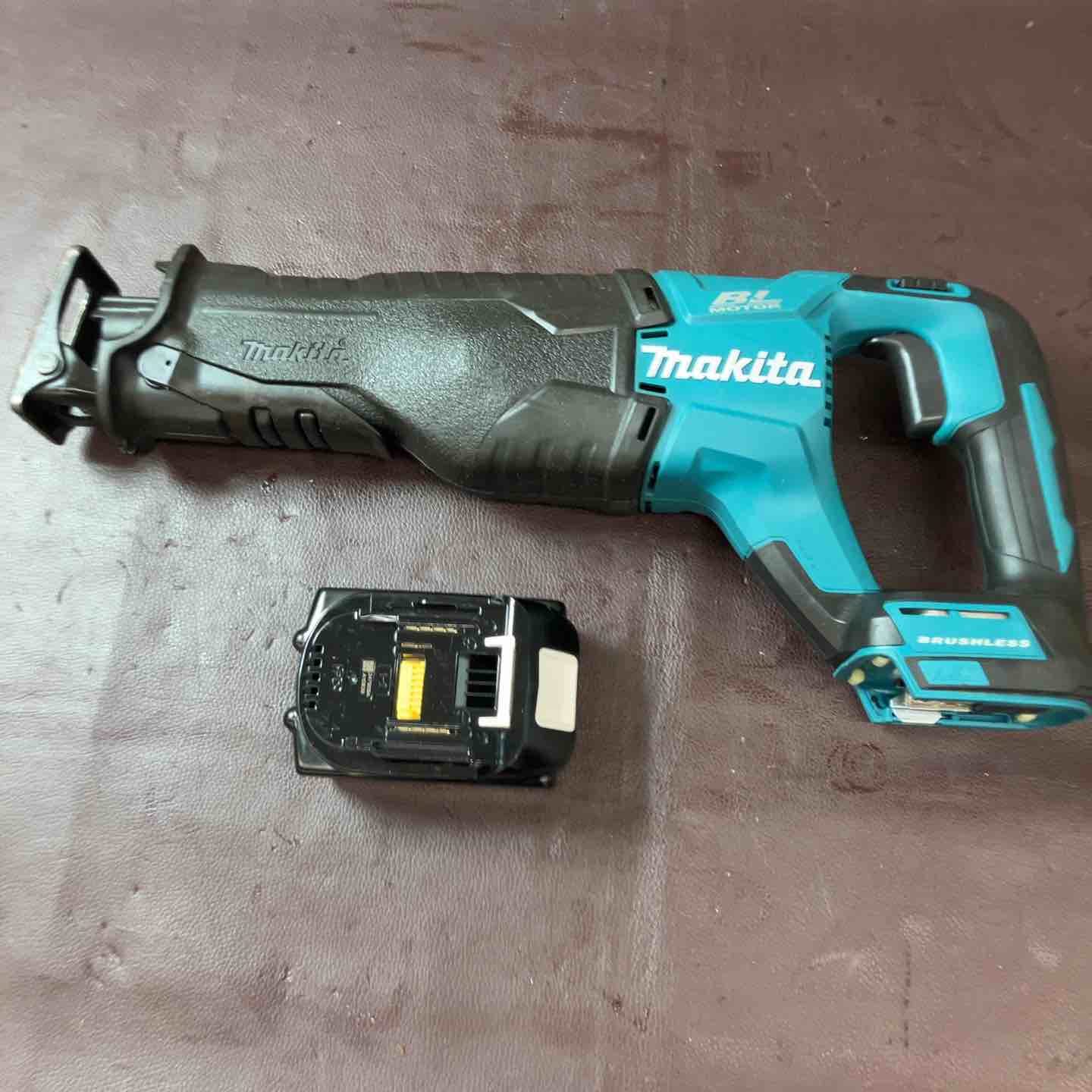 中古品】 マキタ(makita) コードレスレシプロソー JR187DZ バッテリー