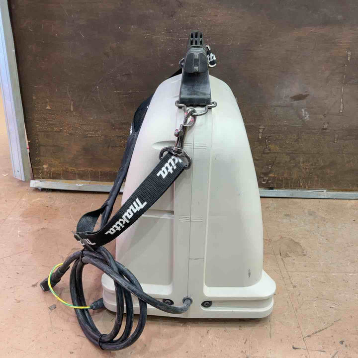 ★マキタ(makita) エアコンプレッサー AC700【草加店】