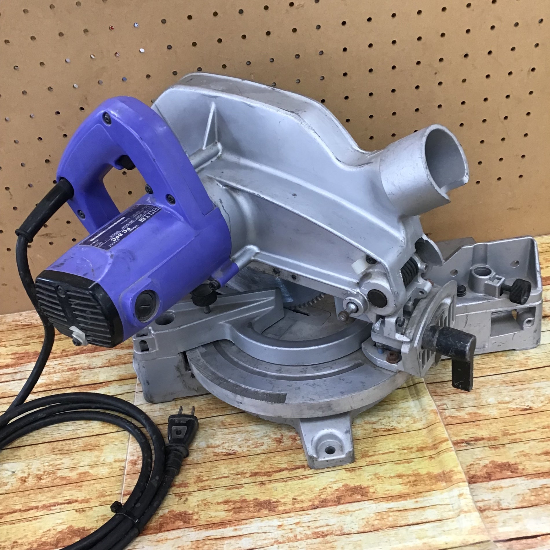 〇ハイコーキ(HIKOKI ※旧:日立工機) 216mm卓上丸のこ FC8FC【川崎店
