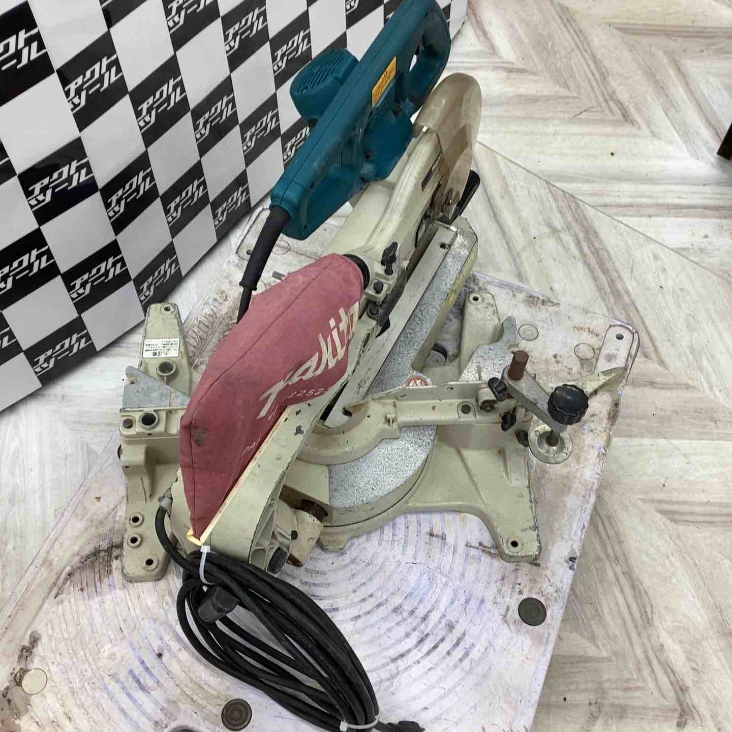 makita 216mmスライドマルノコ LS0811 マキタ(makita) 216mm卓上スライド丸ノコ LS0811 ロックオフボタン効か