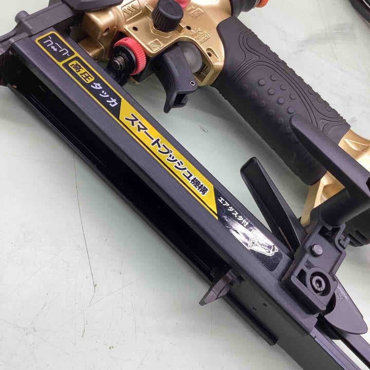 ★ハイコーキ(HIKOKI ※旧:日立工機) 高圧エアタッカ N2504HMB 木材 ボード シート 建築 内装 断熱材 石膏ボード 薄ベニヤ 本体のみ キズ有 【越谷店】