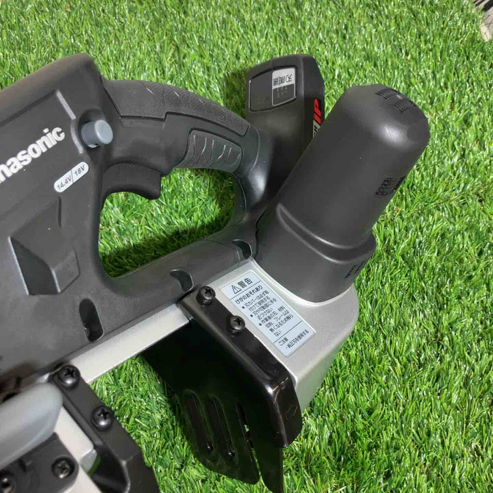 ★パナソニック(Panasonic)14.4V/18Vコードレスバンドソー EZ45A5X-B 18V3.0Ahバッテリー1個・充電器付属【戸田店】