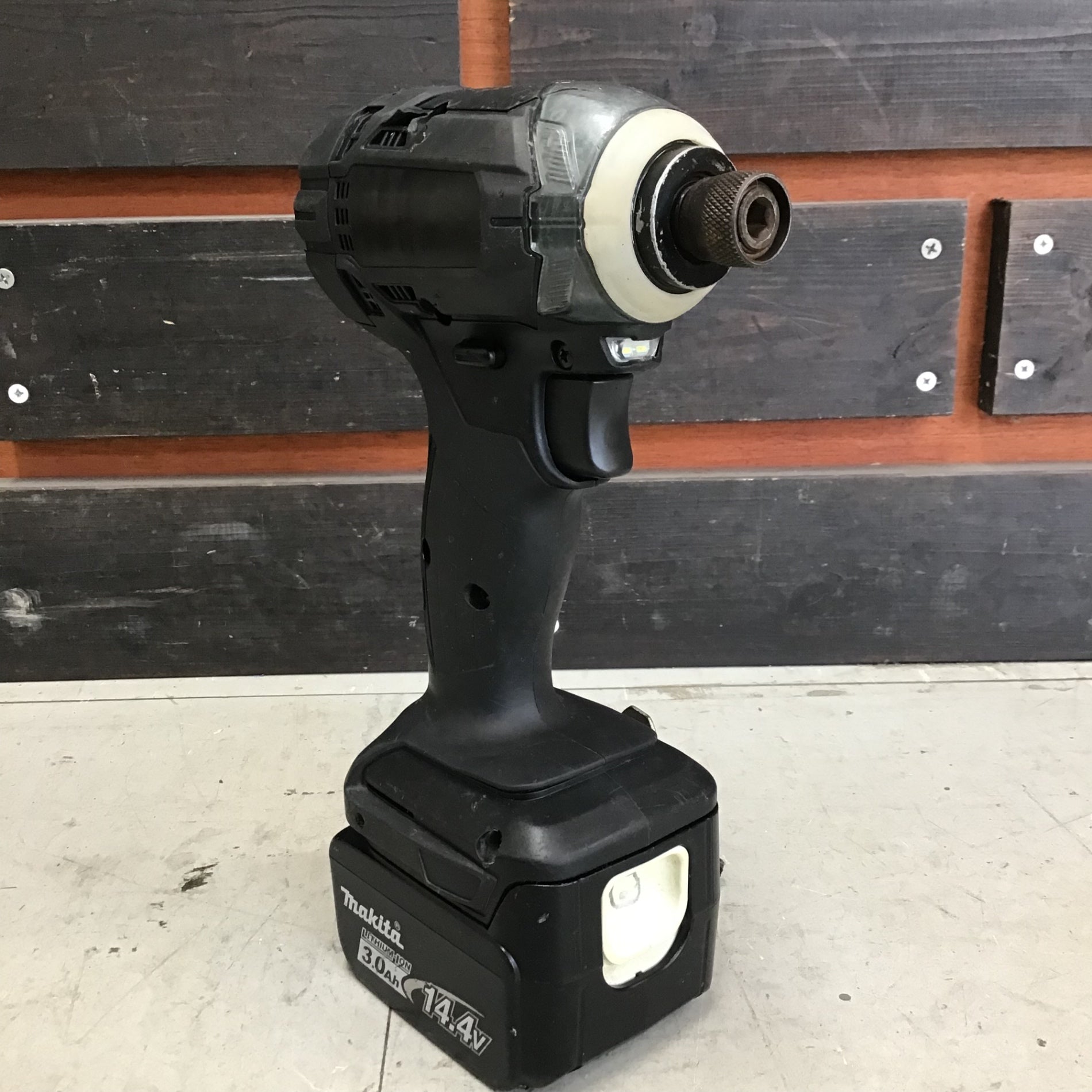 マキタ TD132DRFXB インパクトドライバー【リライズ野田愛宕店】【店頭取引限定】【中古】 マキタ/makita 14.4V コードレスインパクトドライバー TD132DRFXB
