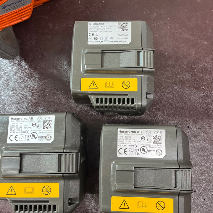 【中古品】◇ハスクバーナ バッテリートップハンドルソー T535i XP バッテリー3個・充電器セット【東大和店】