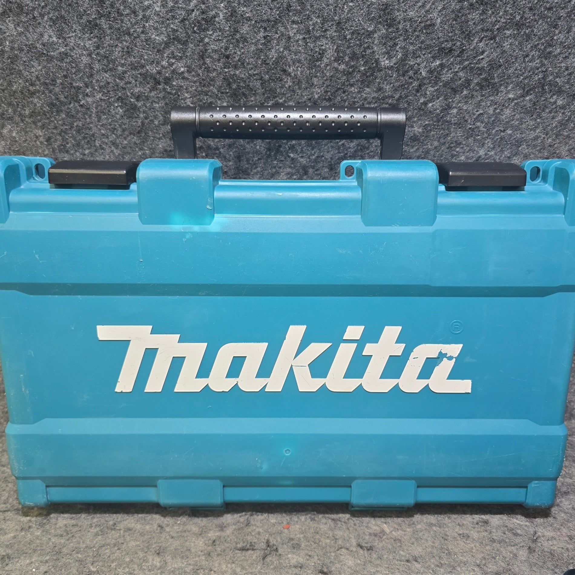 中古品・バッテリ付き！】マキタ(makita) コードレスピンネイラ