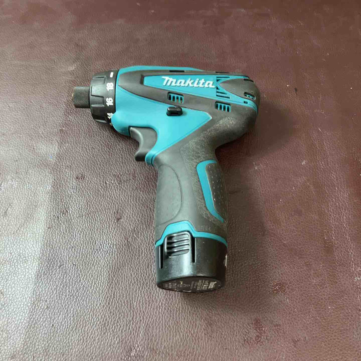 【中古品】マキタ(makita) コードレスドリルドライバー DF030DZ 10.8V バッテリー付属【東大和店】