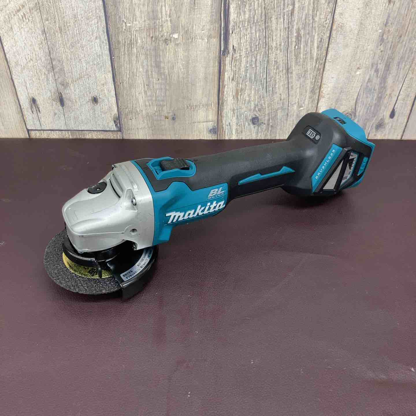中古品】 マキタ(makita) 18V 100mmコードレスディスク 中古品】 マキタ(makita) 18V 100mmコードレスディスク