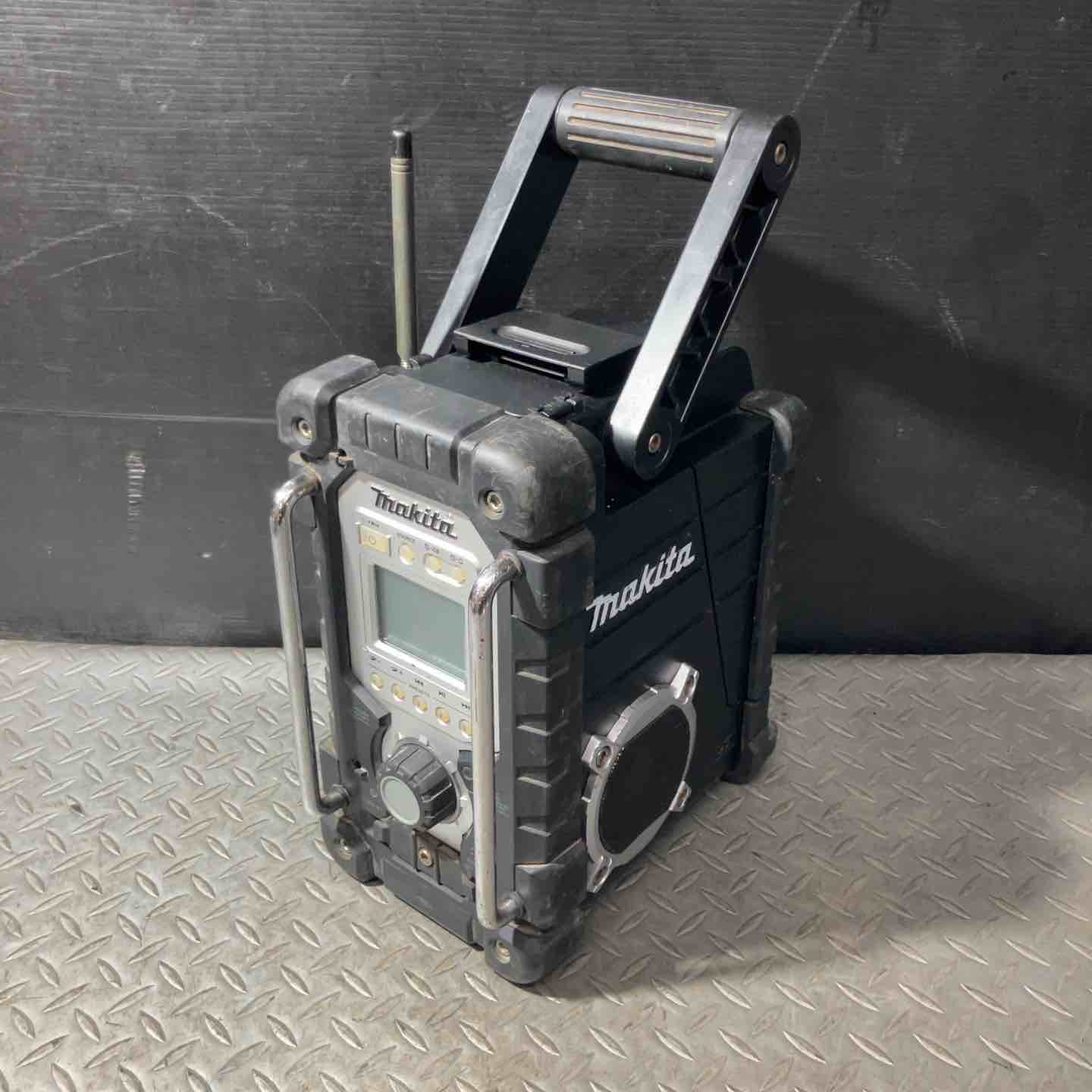 ☆マキタ(makita) コードレスラジオ MR103B【草加店】 ☆マキタ(makita) コードレスラジオ MR103B【草加店】 – アクトツール