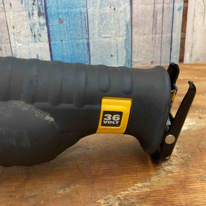 ◇DEWALT コードレスセーバーソー DC305K【柏店】