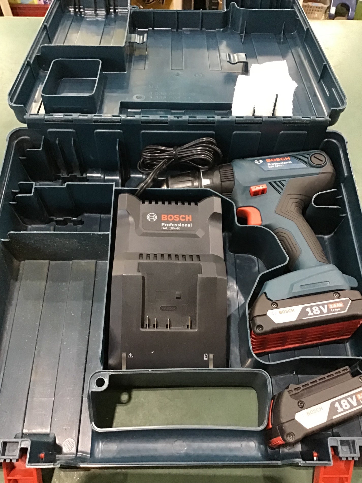 〇BOSCH(ボッシュ) 18Vコードレス振動ドライバードリル GSB18V-21
