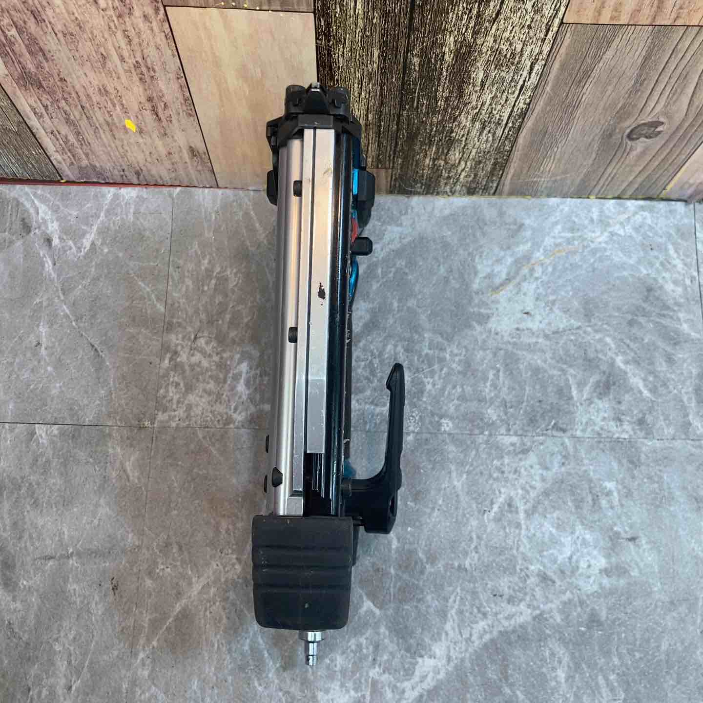 中古品】☆マキタ makita 高圧ピンネイラ AF502HPM 本体のみ【八潮店