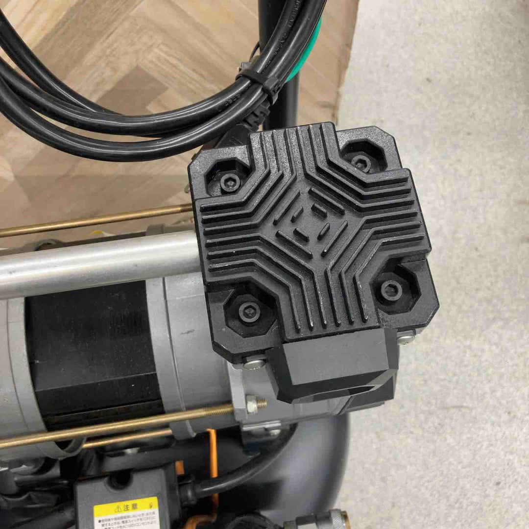 ▼アストロ 縦型ハイスピードエアコンプレッサー 38L AP041022【八潮店】
