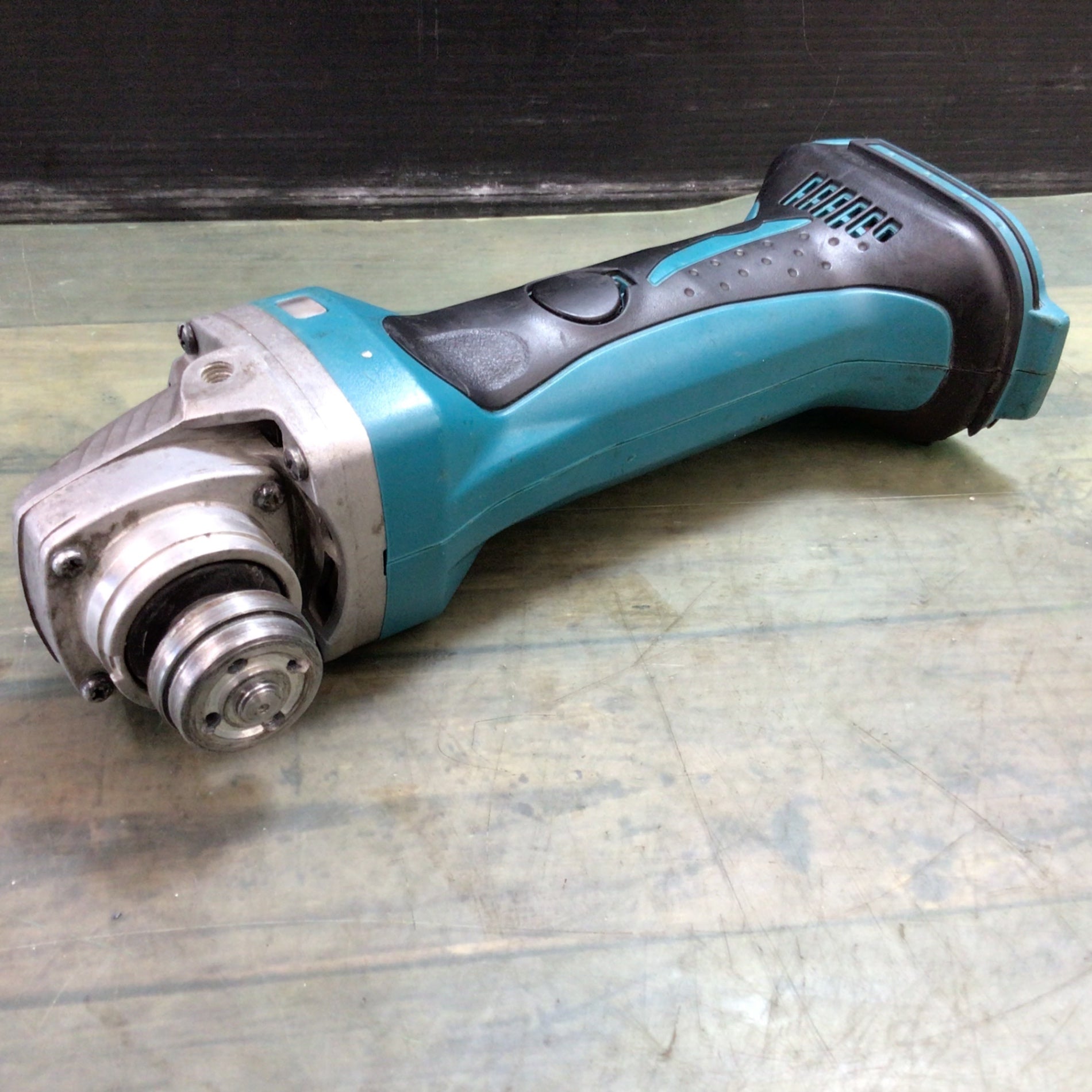 ☆ マキタ(makita) コードレスディスクグラインダ GA402DZ 【東大和店