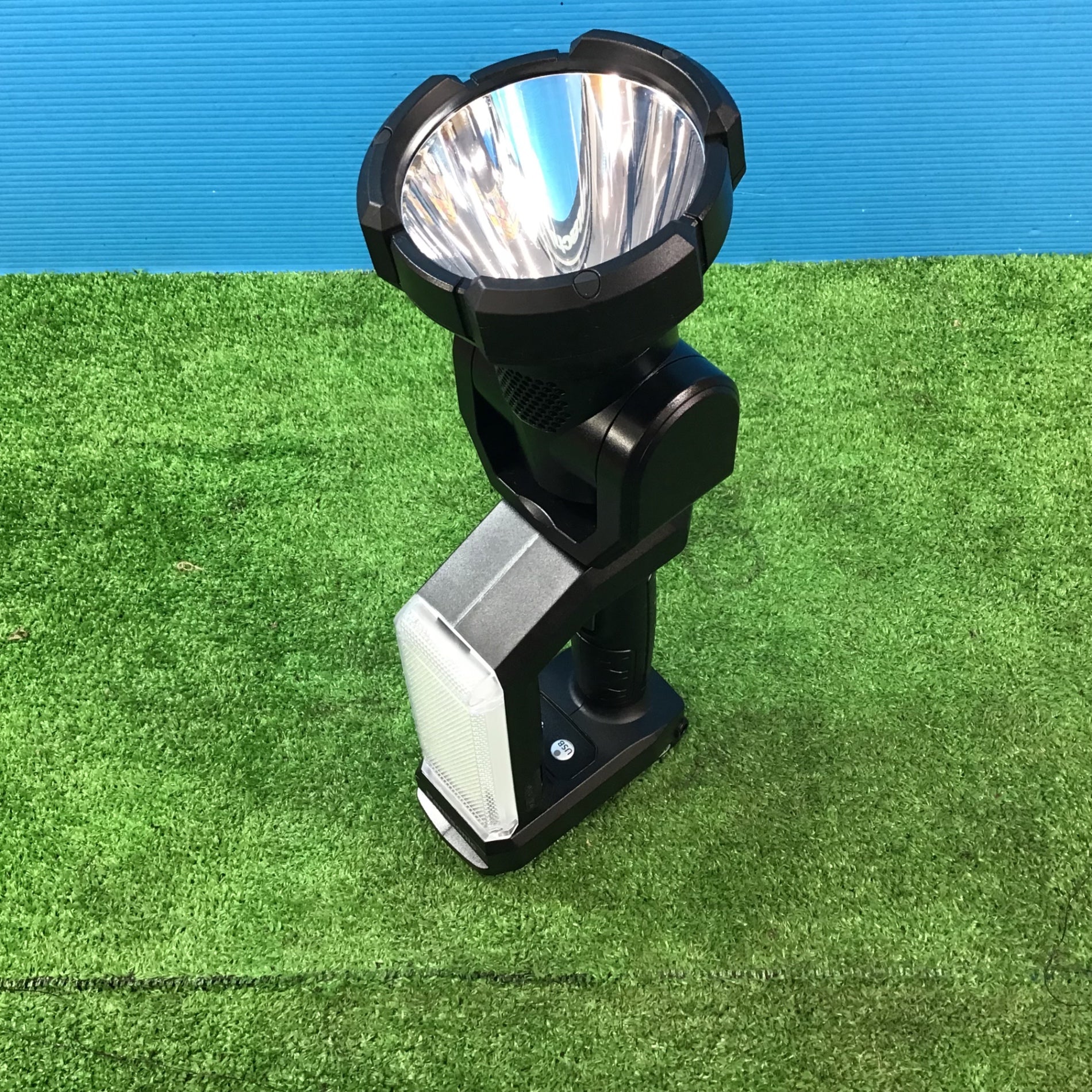 Panasonic LED スポットライト EZ37C6 EZ37C6 工事用 充電LEDスポットワイドライト（14.4V/18V/21.6V