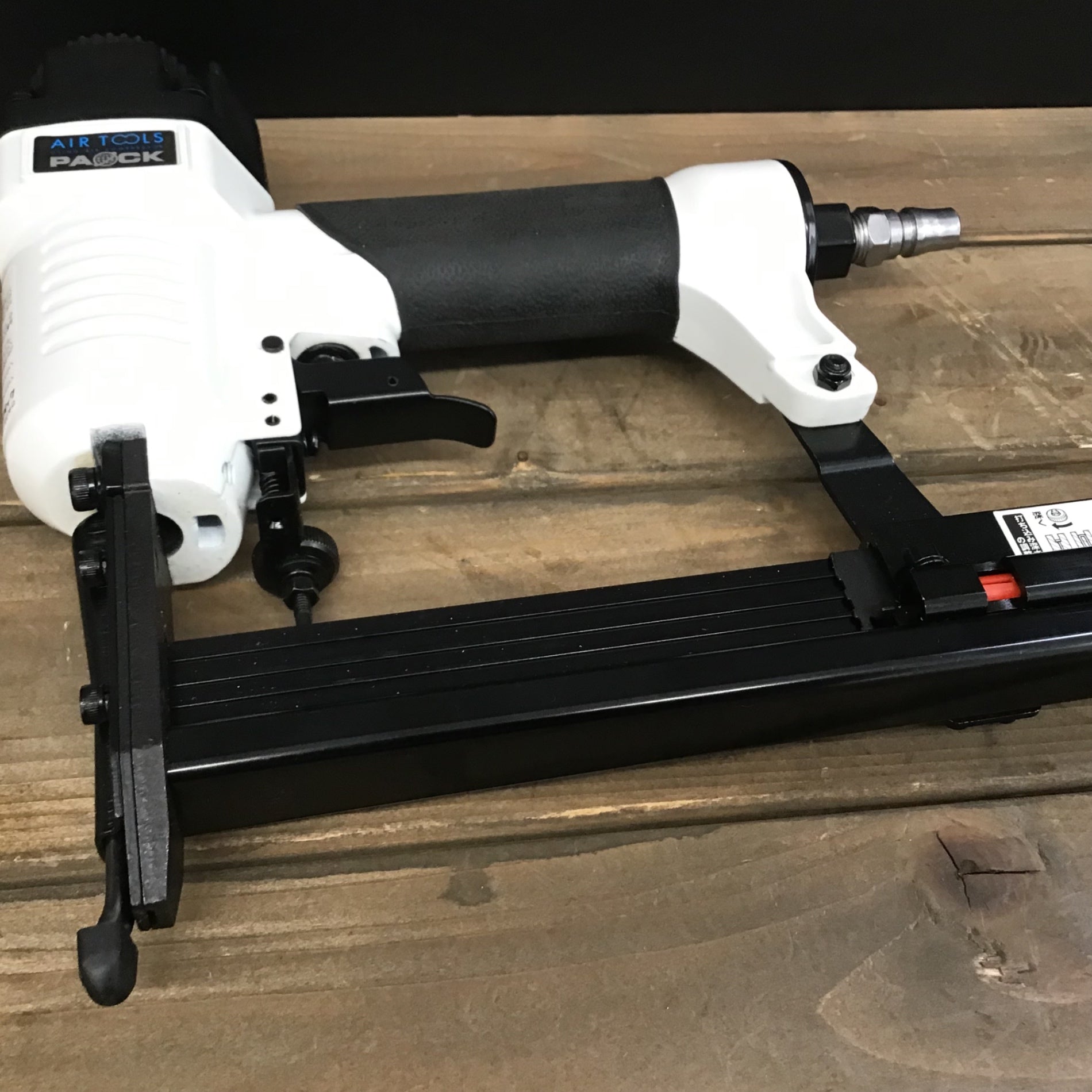 パオック　タッカ&仕上げ　ATF-3204　中古品 中古品】PAOCK 2in1タッカ&仕上釘打ち機 ATF-3204PA エアタッカ【戸田