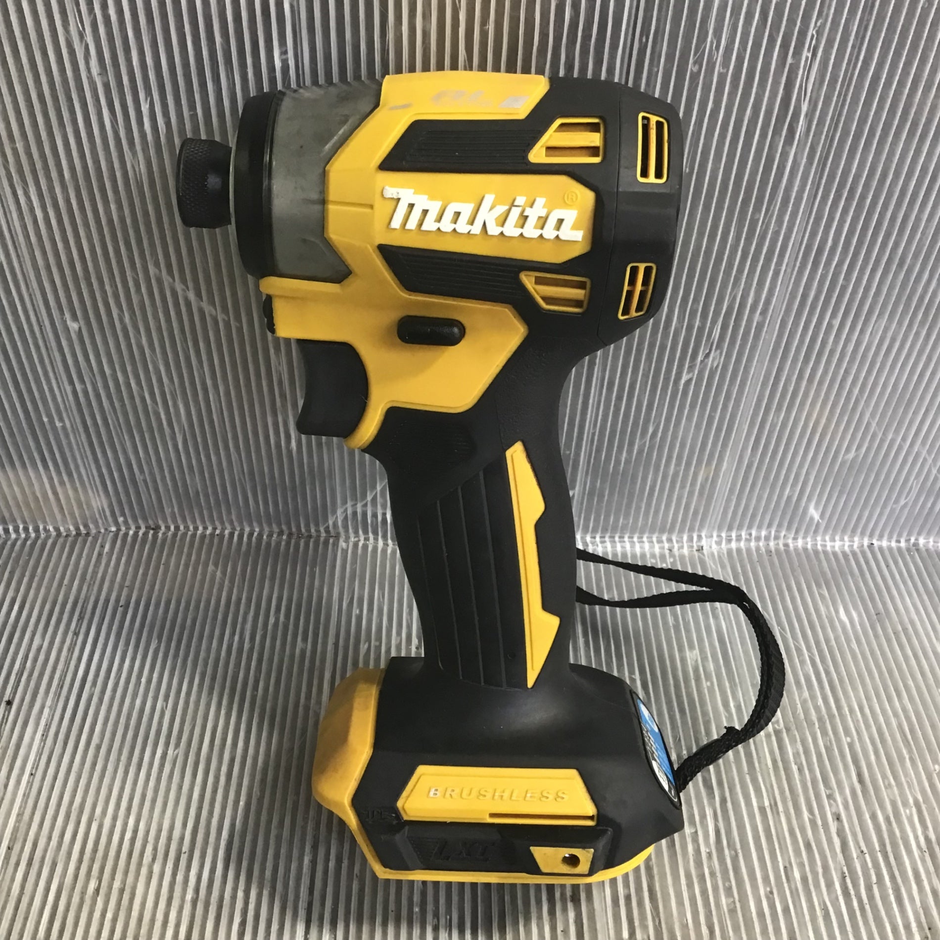 マキタ(makita) コードレスインパクトドライバー TD173DZFY【中古品