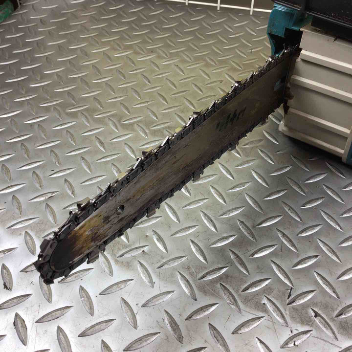 ◇マキタ(makita) 250mmエンジンチェーンソー  ME230T【川崎店】