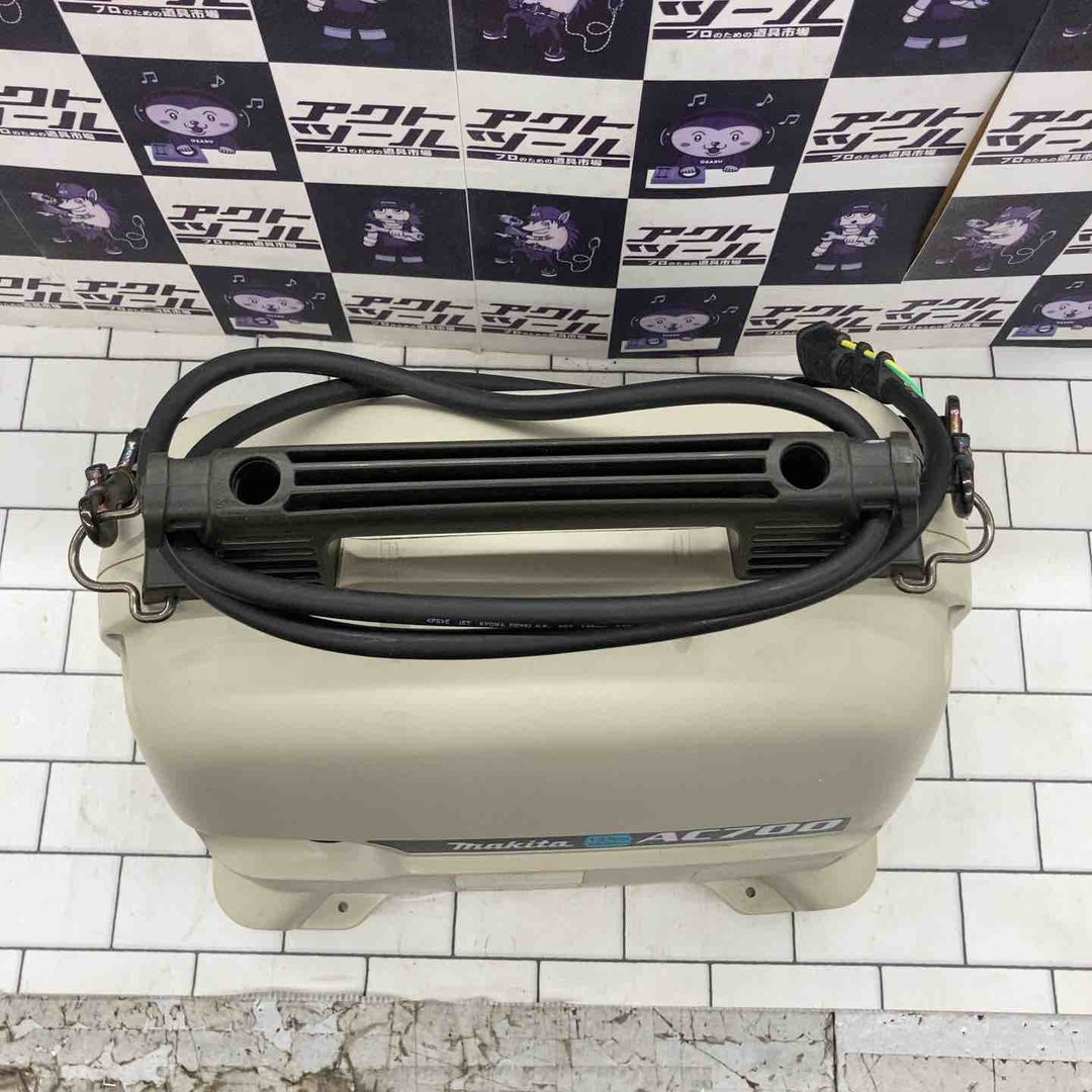 ★マキタ(makita) エアコンプレッサー AC700【所沢店】
