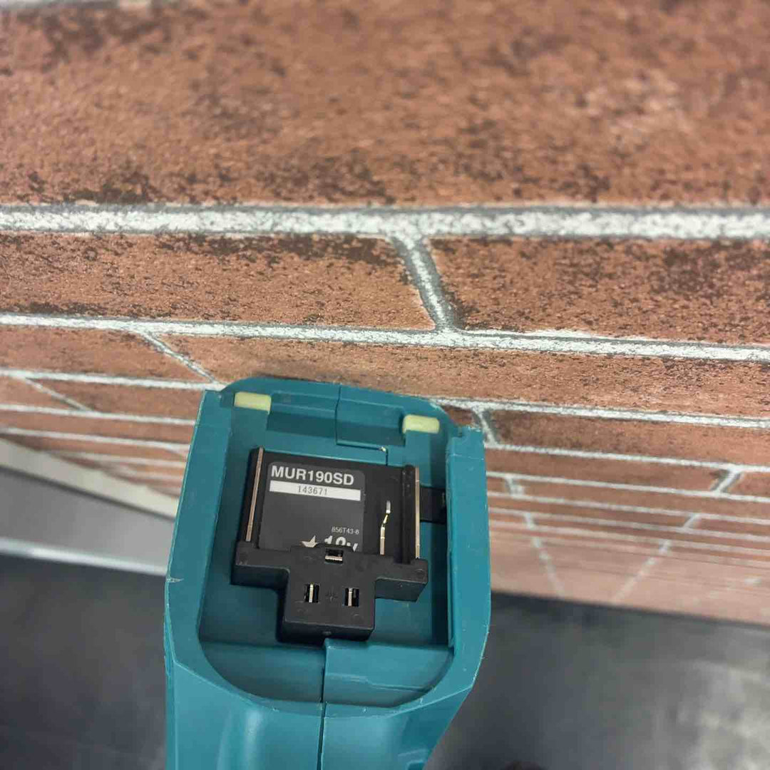 【店頭受取り限定】マキタ(makita) コードレス草刈機 MUR190SDZ【藤沢店】