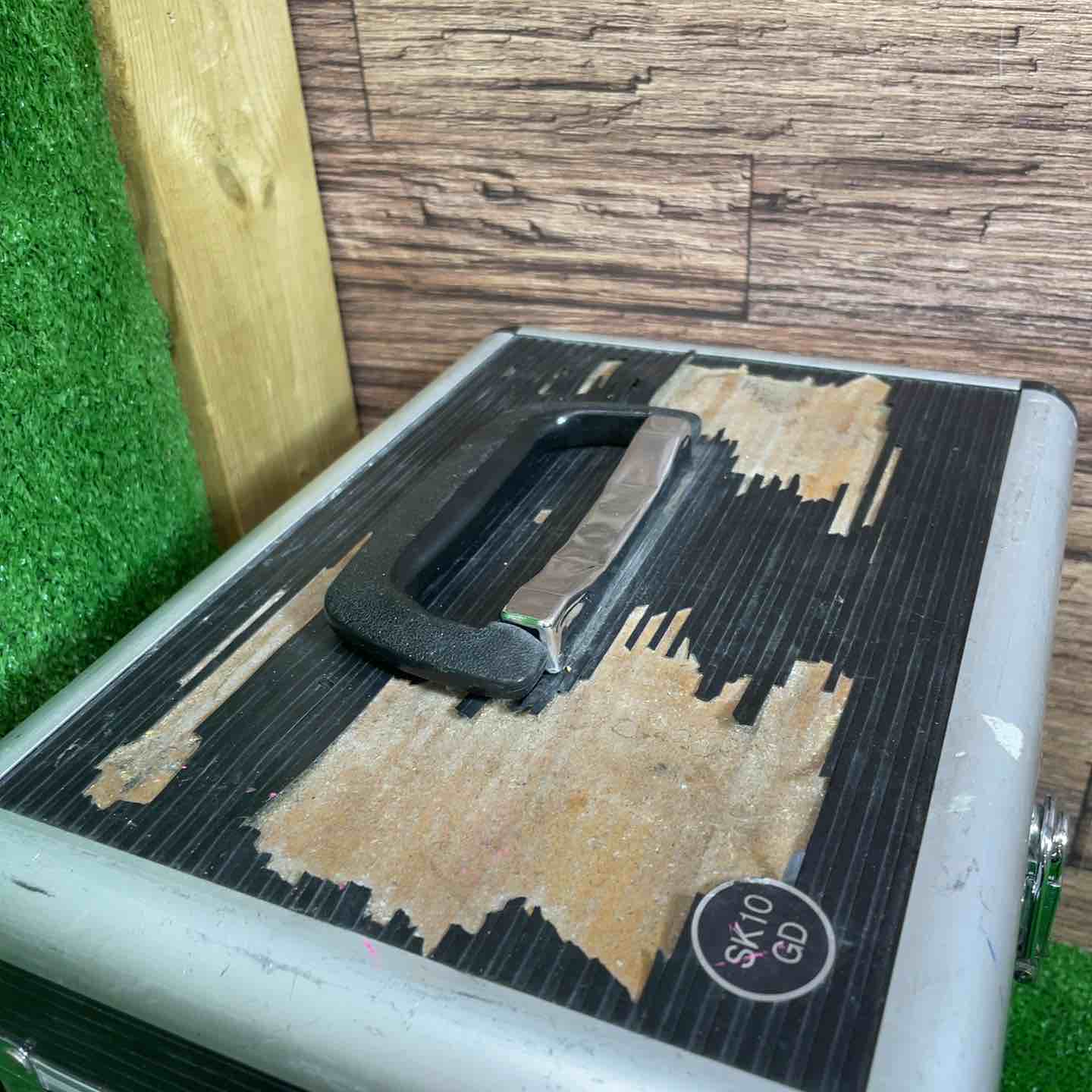 マキタ(makita) 充電式屋内・屋外兼用グリーンレーザー墨出し器 SK10GD