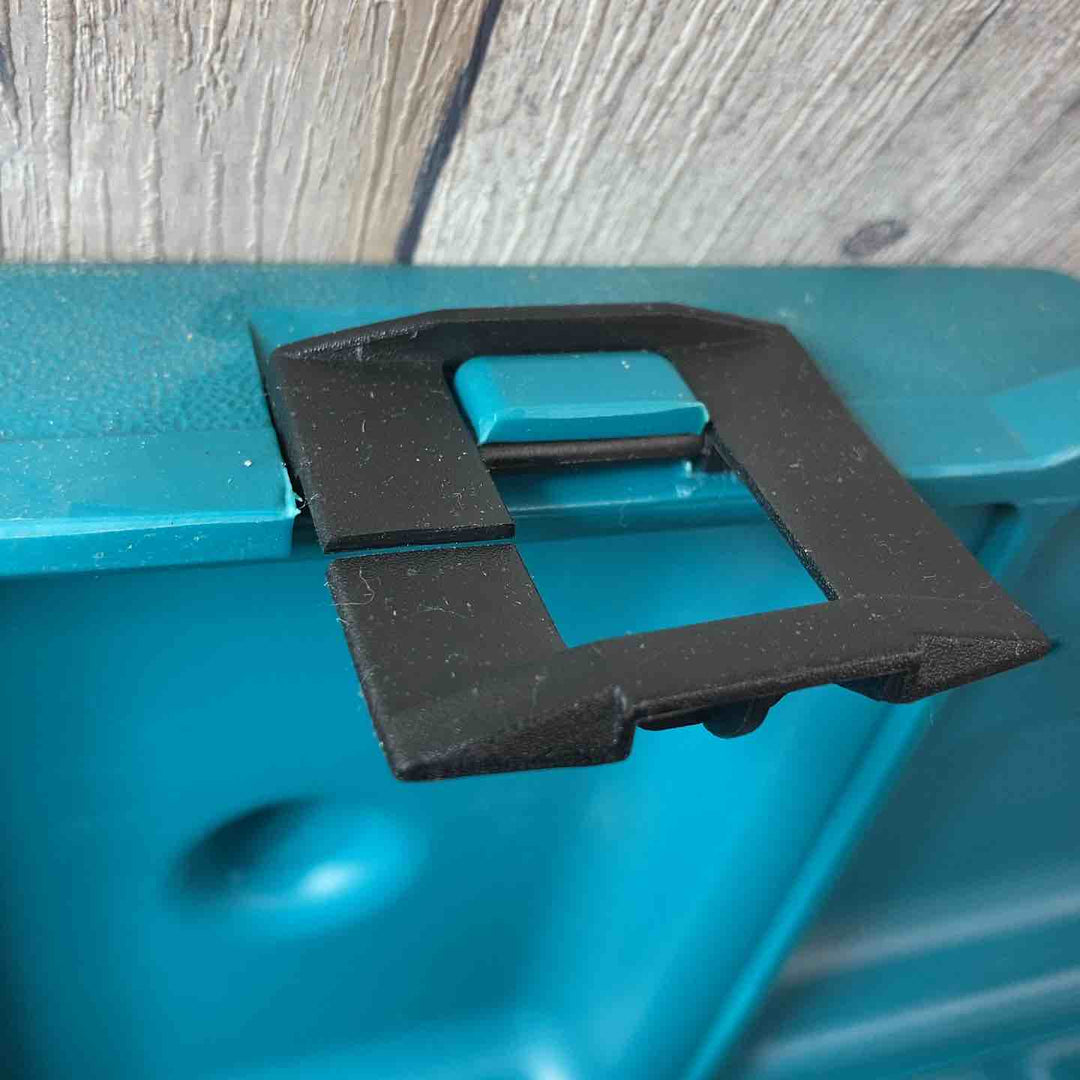 【中古品】マキタ(makita) 小型レシプロソーJR1000FTK 刃多数付属【東大和店】