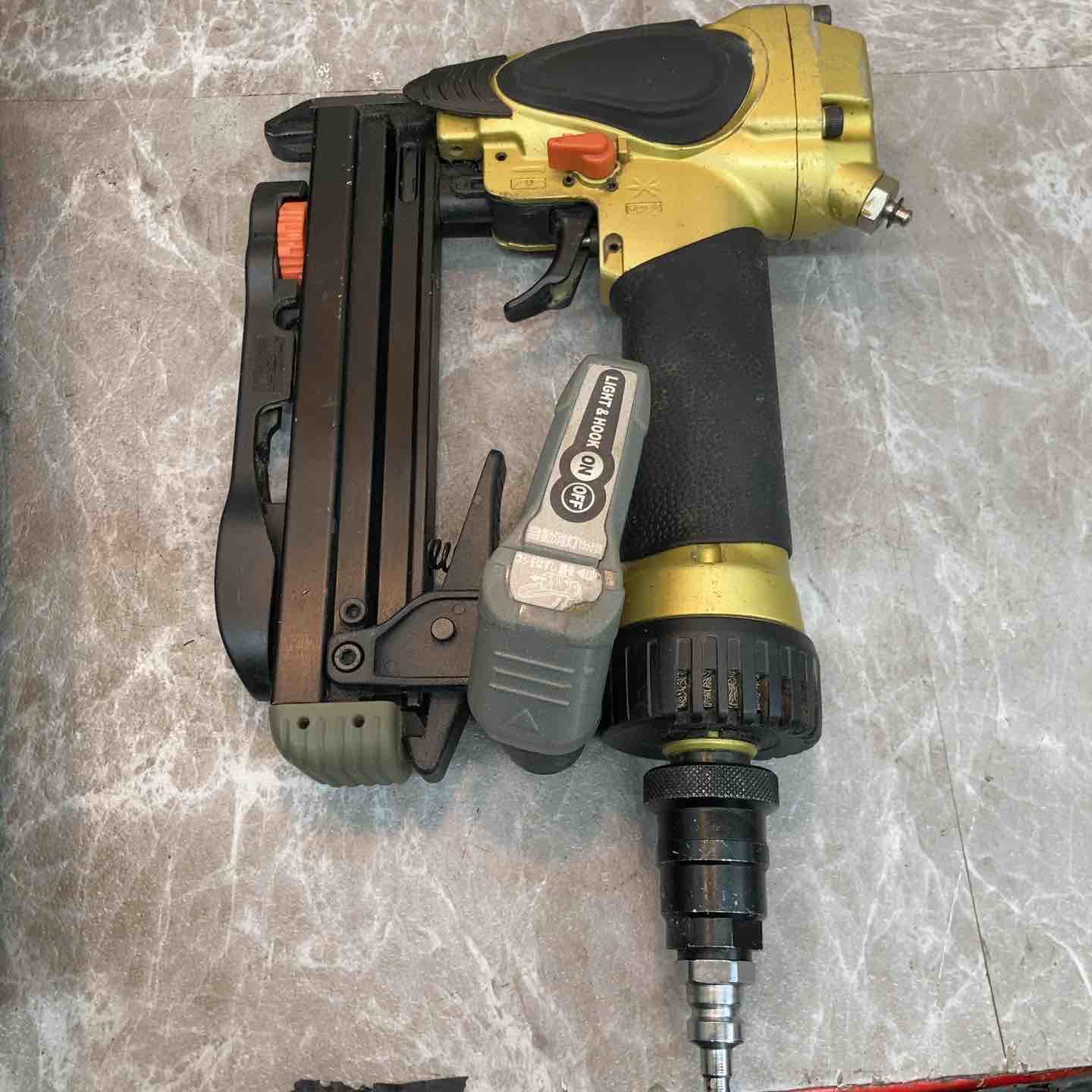 ☆ハイコーキ(HIKOKI ※旧:日立工機) 高圧エアタッカ N2504HM【八潮店