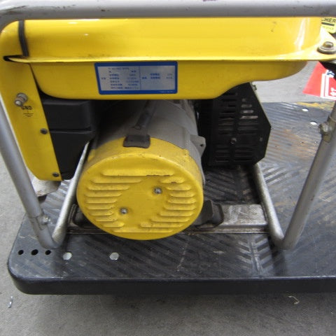 店頭受取り限定】SUZUKI スズキ SV2000 エンジン発電機【川崎店