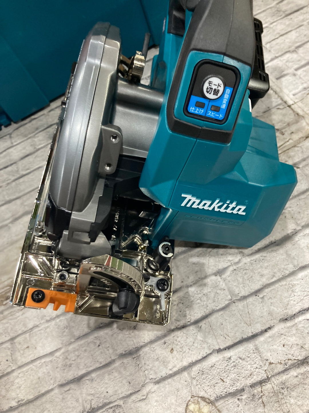 ★マキタ(makita) コードレス丸のこ HS002GRDX　最大切込深さ:90°時 66mm、45°時 46mm、傾斜左5°時 42mm【川口店】