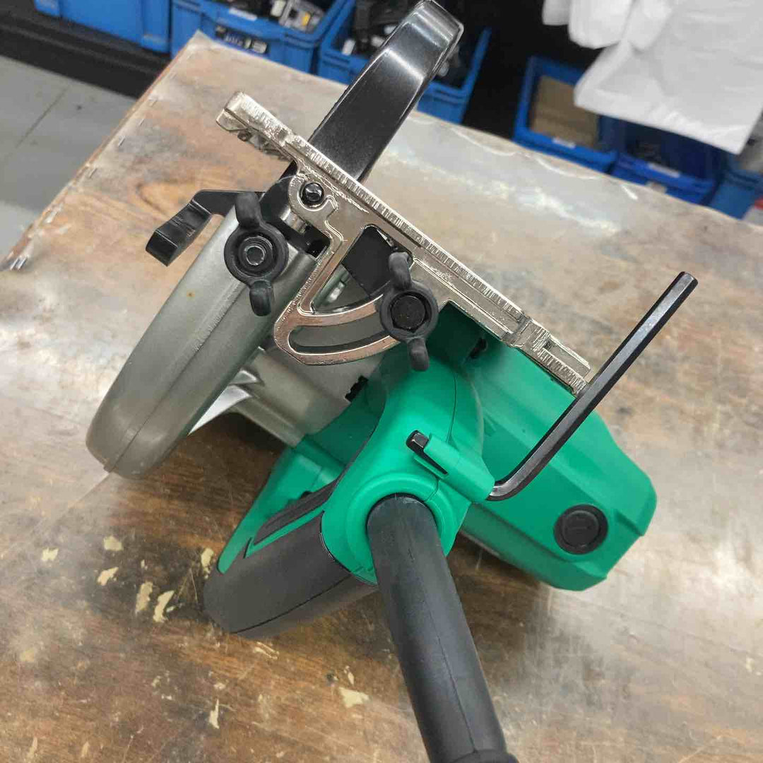 ☆マキタ(makita) 190mm電気マルノコ  M585【戸田店】