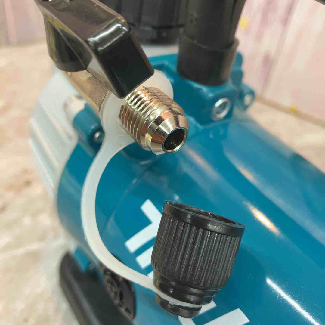 ★マキタ(makita) コードレス真空ポンプ VP180DZ【八潮店】