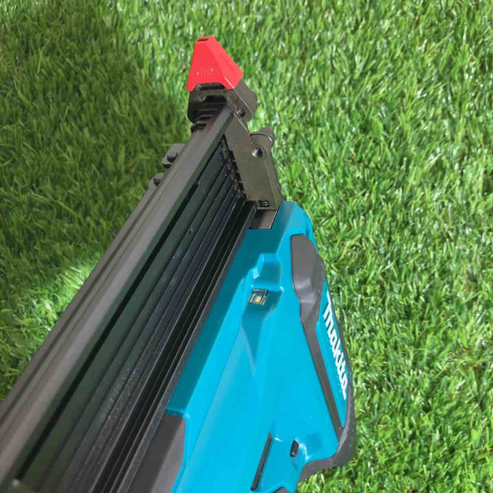 ◇マキタ 充電式35mm面木釘打ち機 FN350DZ【戸田店】