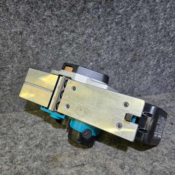 【中古品・14.4V 3.0Ahバッテリ付き！】マキタ(makita) 14.4Vコードレスカンナ KP140DZ【桶川店】