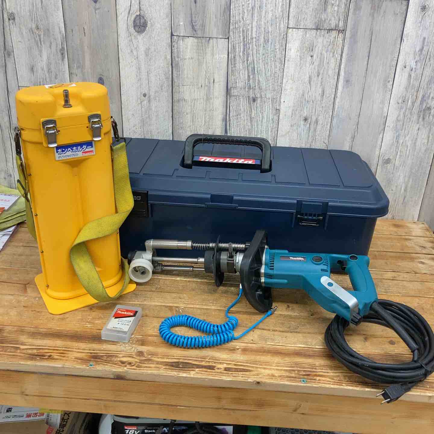 中古品】 マキタ(makita) ダイヤテックドリル DT0600 ボンベセット付き