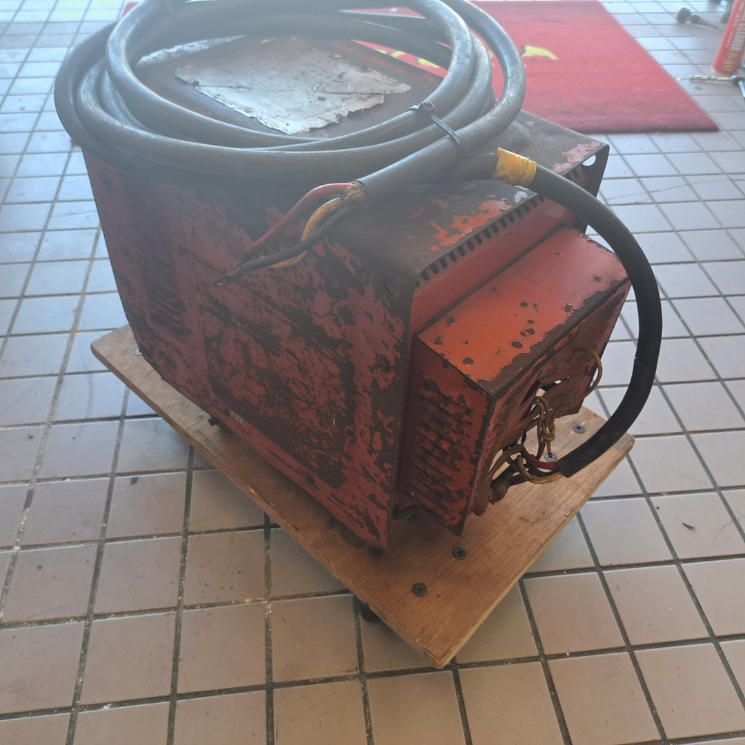 【店頭受取り限定】パナソニック 交流アーク溶接機 YK-255KLD3【草加店】