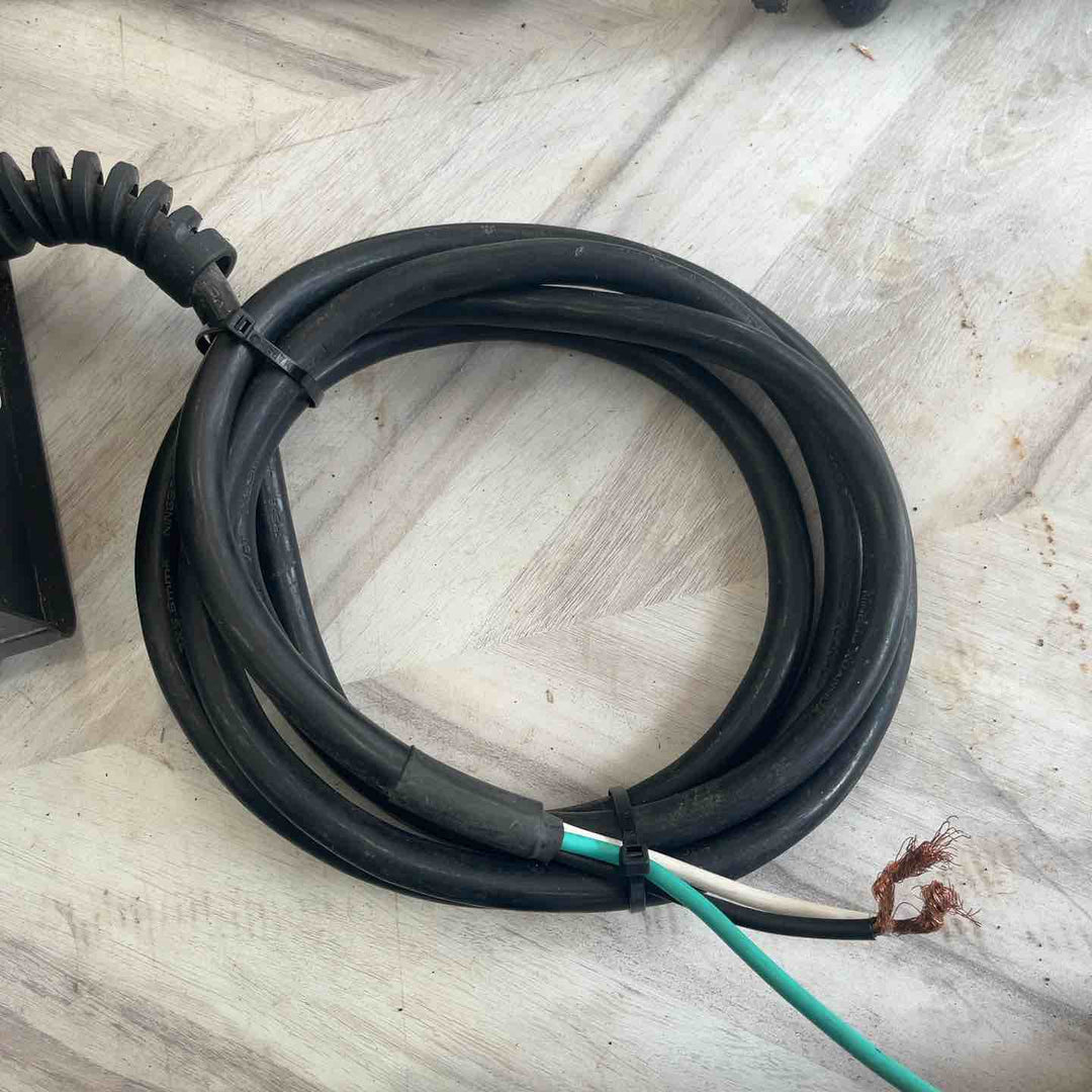 ◇育良精機(IKURA) インバーターライトアーク溶接機 ISK-LS250S【越谷店】