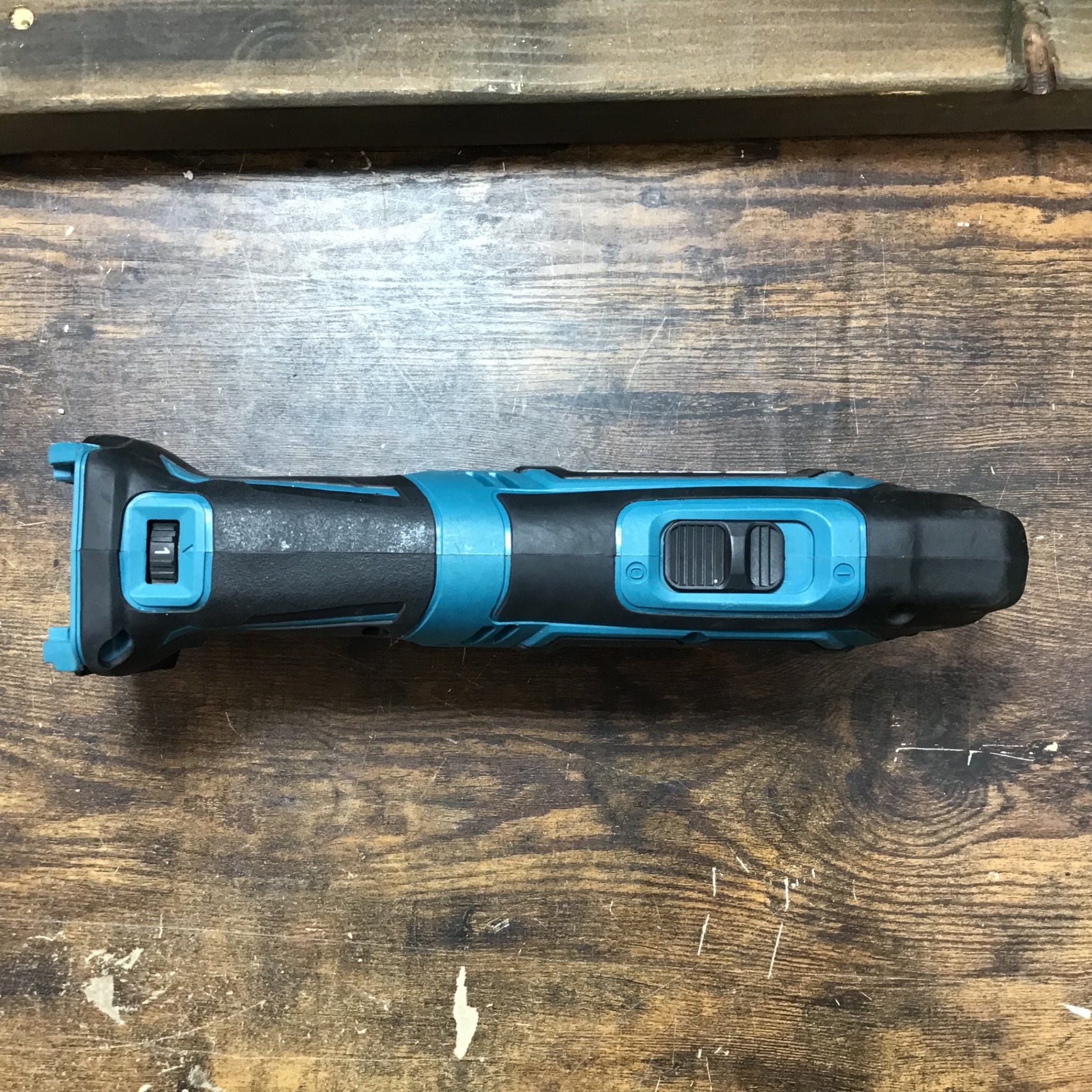 【中古品】★送料無料★ マキタ makita 10.8V コードレスマルチツール TM30DZ 本体のみ【戸田店】