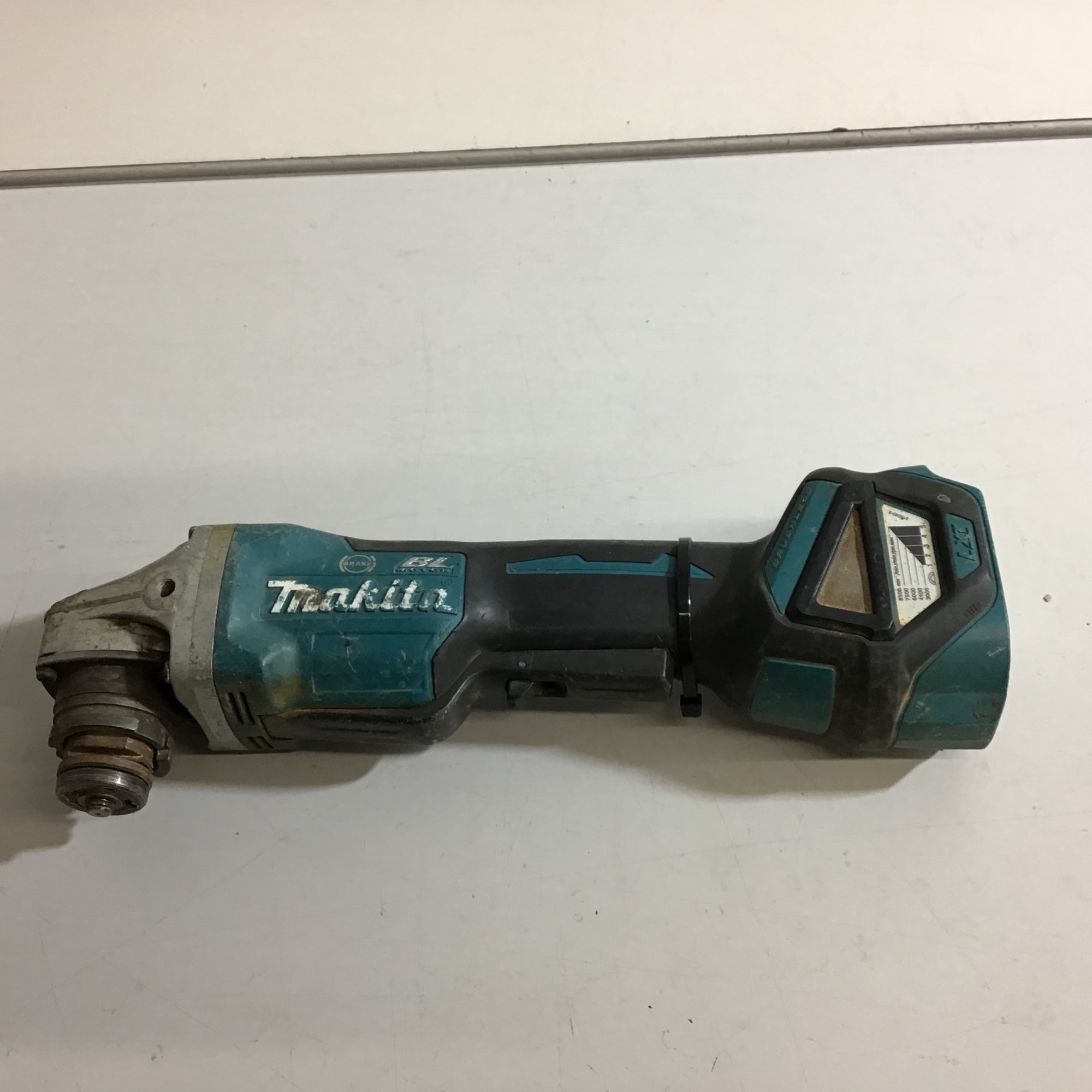 中古品】☆マキタ(makita) 100mmコードレスディスクグラインダ 中古品】☆マキタ(makita) 100mmコードレスディスクグラインダ