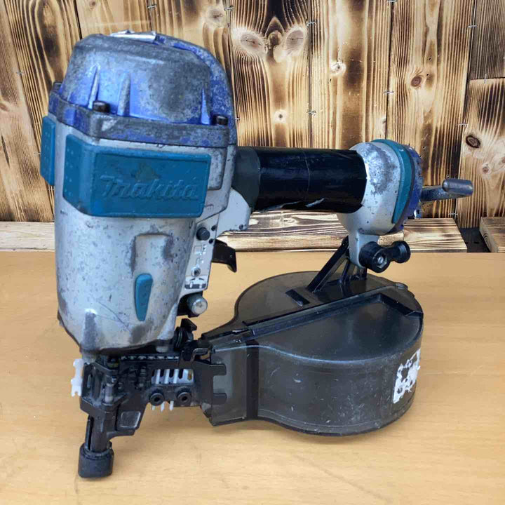 ☆マキタ(makita) 常圧エア釘打ち機 AN552【越谷店】