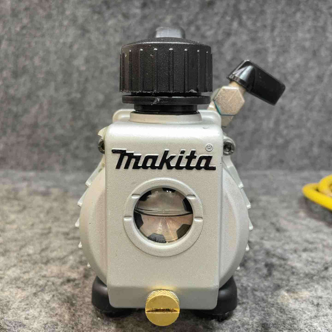 マキタ(makita) コードレス真空ポンプ VP180DZ(付属品多数、6.0Ahバッテリー付き)【桶川店】