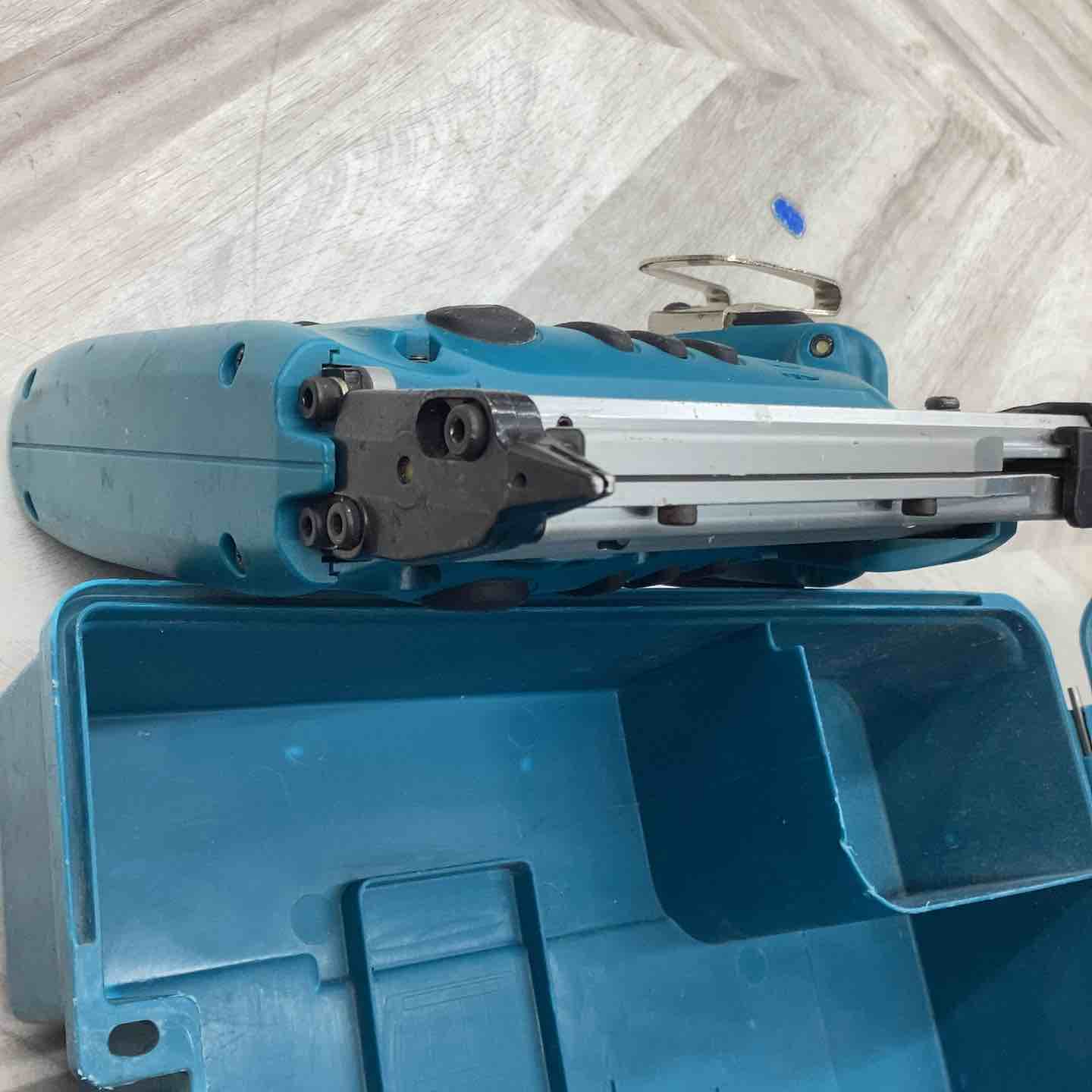 ☆マキタ(makita) コードレスピンタッカ PT351DZ【越谷店】 – アクト