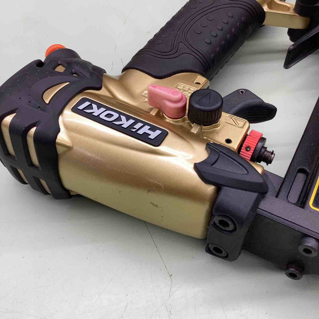 ★ハイコーキ(HIKOKI ※旧:日立工機) 高圧エアタッカ N2504HMB 木材 ボード シート 建築 内装 断熱材 石膏ボード 薄ベニヤ 本体のみ キズ有 【越谷店】