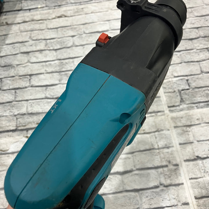 〇マキタ(makita) コードレスハンマドリル HR162DZK バッテリー1個付き【川口店】